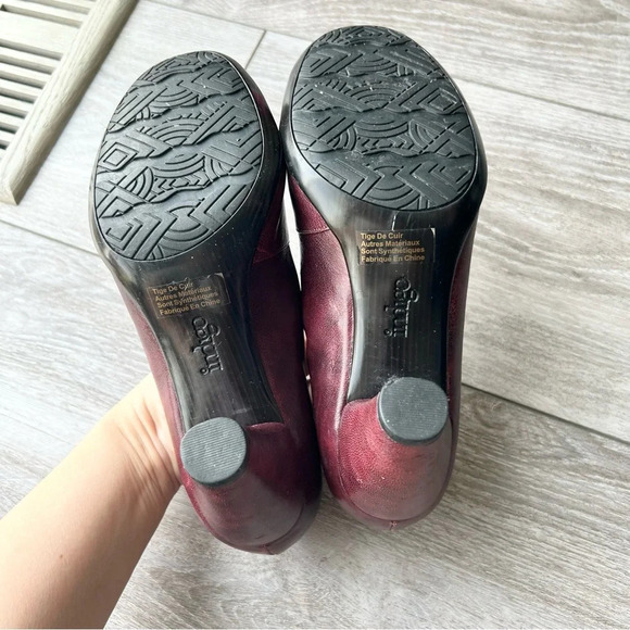 Clarks Indigo Burgundy Leather Mary Jane Pumps - Picture 13 of 14